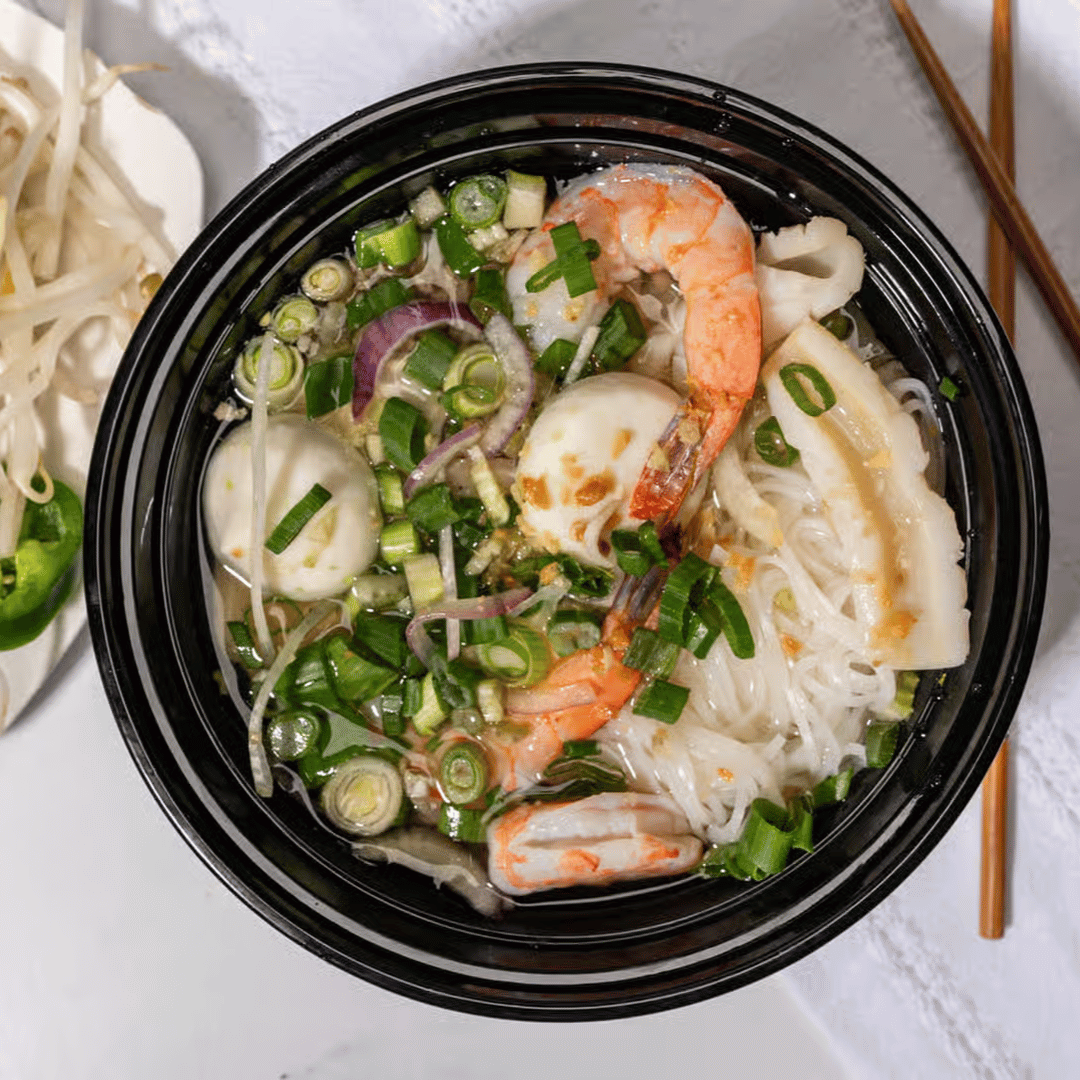 Hủ Tiếu / Shrimp, Squid, Pork & Fish Ball with Rice Noodle Soup