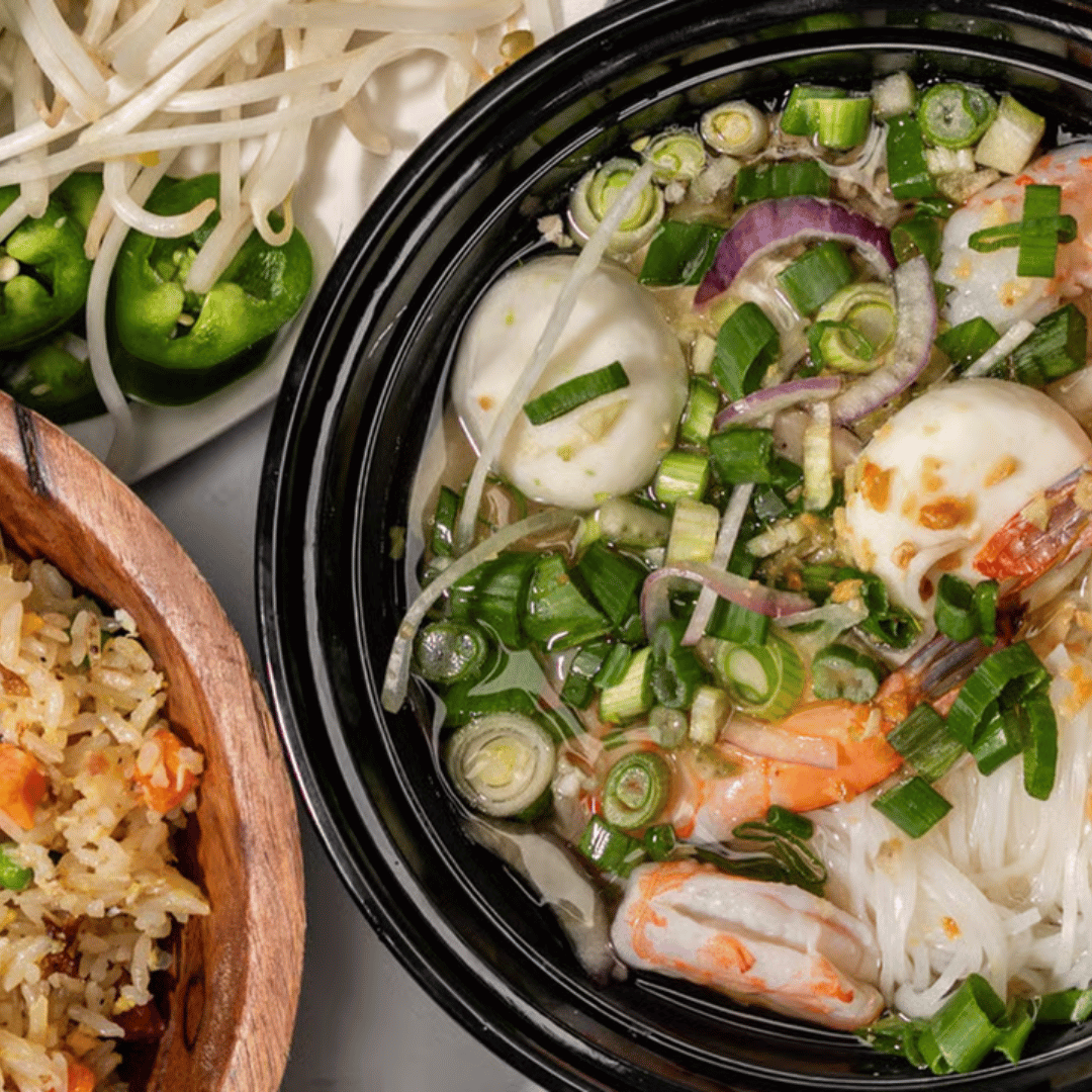 Hủ Tiếu / Shrimp, Squid, Pork & Fish Ball with Rice Noodle Soup
